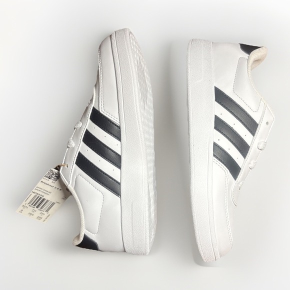 adidas gazelle silver green womens ADIDAS BREAKNET 2.0 - HQ4226 – bCODE main image 1